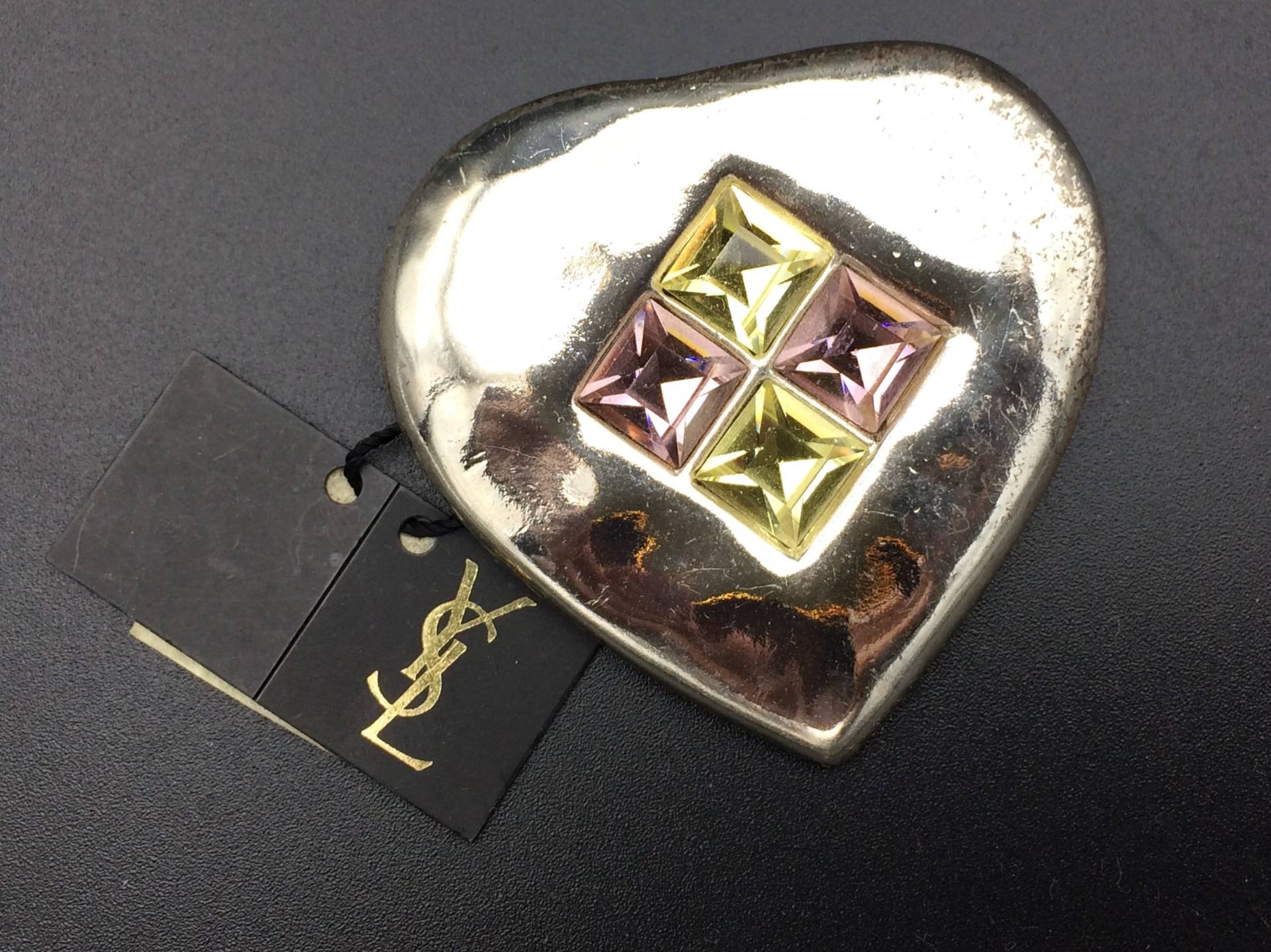 Ysl-Brosche - Vintage-Anhänger. Silbernes Herz Mit Gelben Und Rosa Kristallen. Unisex-Brosche. Valentinstag von OLGABRAVARD