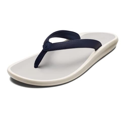 OLUKAI Pi'oe Damen Strandsandalen Wasserabweisend Flip-Flop Slides Ulta Soft & Bequeme Passform Wet Grip Sohlen, Trench Blue/Mist Grey, 38 EU von OLUKAI