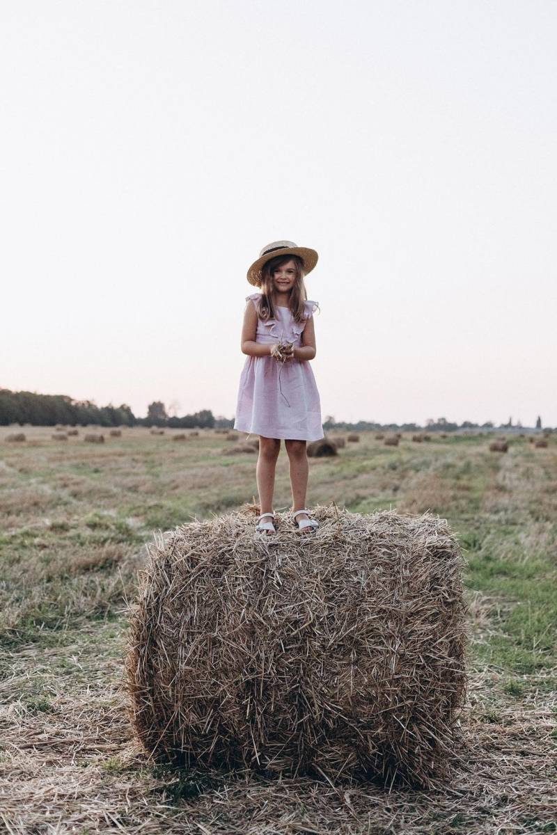 Versandfertig Leinen Pinafore Kleid, Natur Sonnenkleid Für Mädchen | Verschiedene Größen & Farben Verfügbar von OMOLOKO