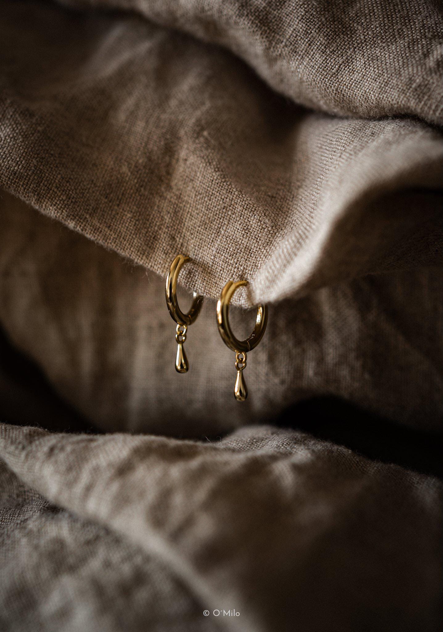 18K Gold Vermeil Tropfen Hoop Ohrringe, Sterling Silber Basis | Arielle 18K Gold Vermeil Tropfen Hoop Ohrringe, Sterling Silber Basis | Arielle von OMiloStudio