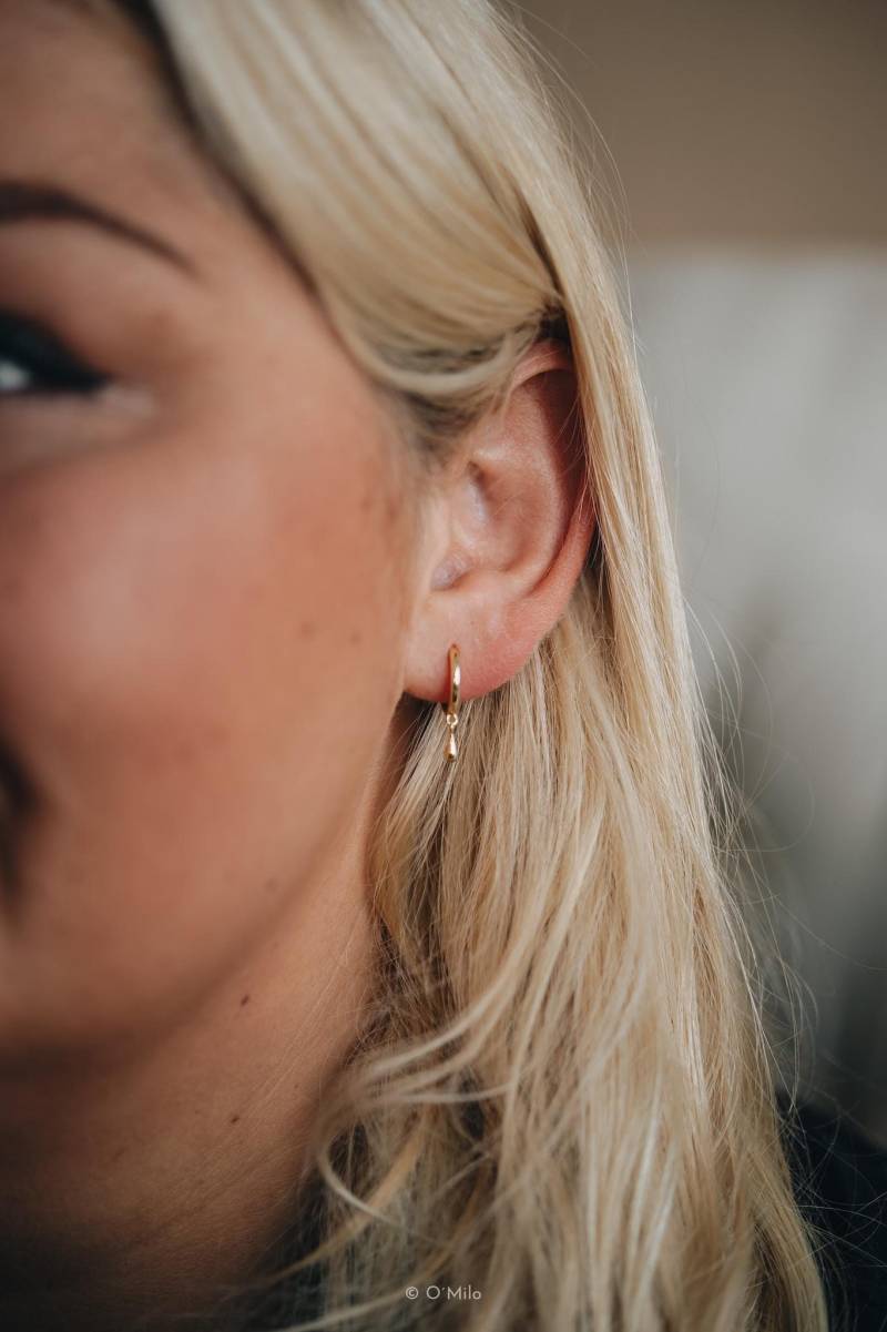 sterling Silber Tropfen Creolen 18K Gold Vermeil Huggies von OMiloStudio