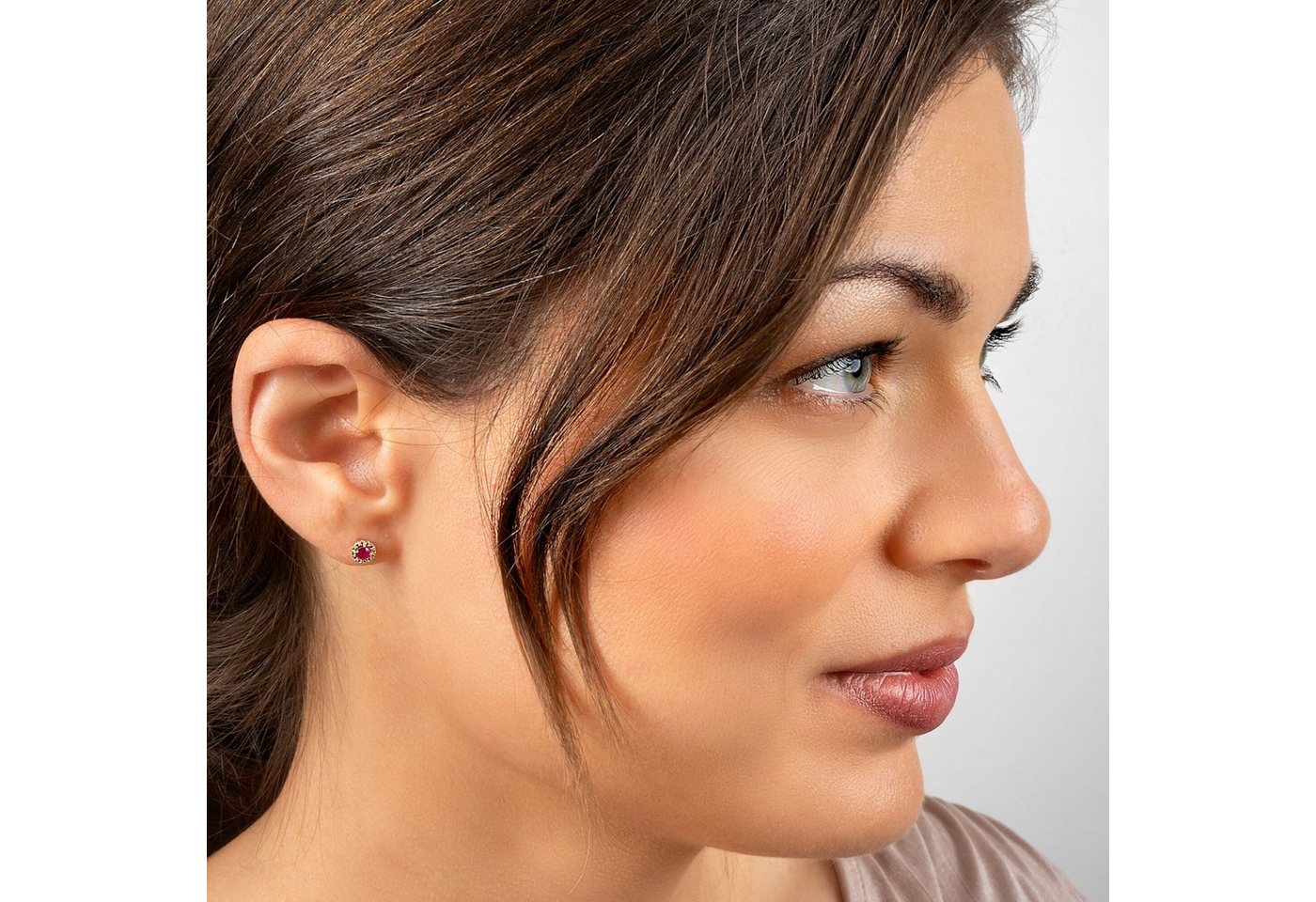 ONE ELEMENT Paar Ohrhänger Rubin Ohrringe Ohrstecker aus 333 Gelbgold, Zarter Glanz – zurückhaltend und wunderschön im Alltag von ONE ELEMENT
