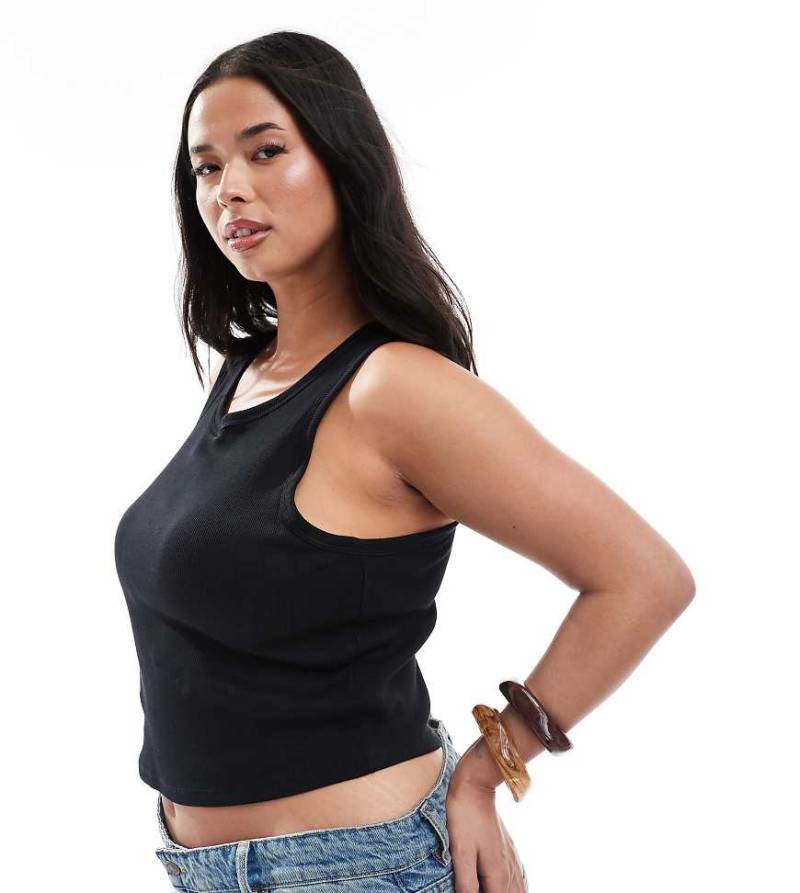 ONLY Curve - Geripptes Tanktop in Schwarz mit integriertem BH-Weiß von ONLY Curve