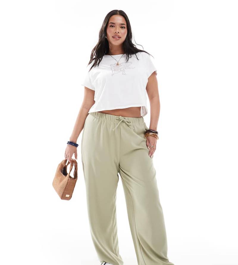 ONLY Curve - Hose in Hellgrün mit Bindegürtel von ONLY Curve