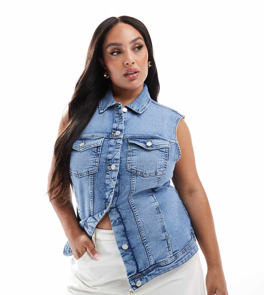 ONLY Curve - Jeansweste in hellblauer Waschung von ONLY Curve