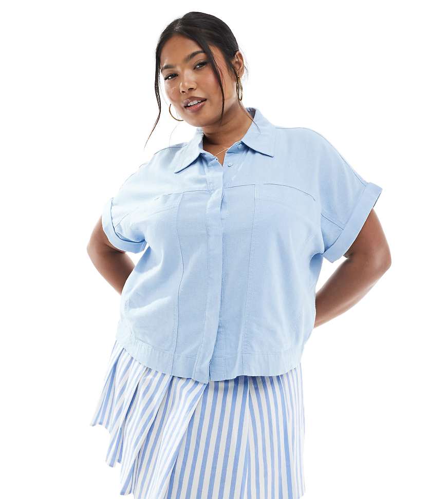 ONLY Curve - Kurzärmlige, kastige Hemdbluse in Hellblau von ONLY Curve