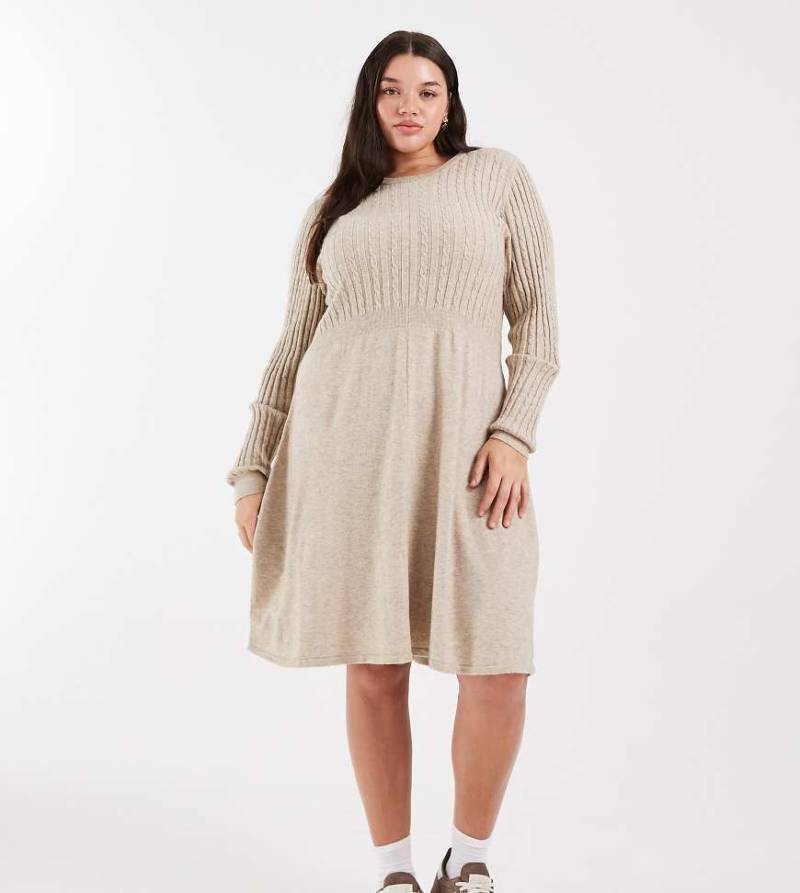 Only Curve - Strickkleid in Steinbeige mit Zopfmuster-Neutral von ONLY Curve