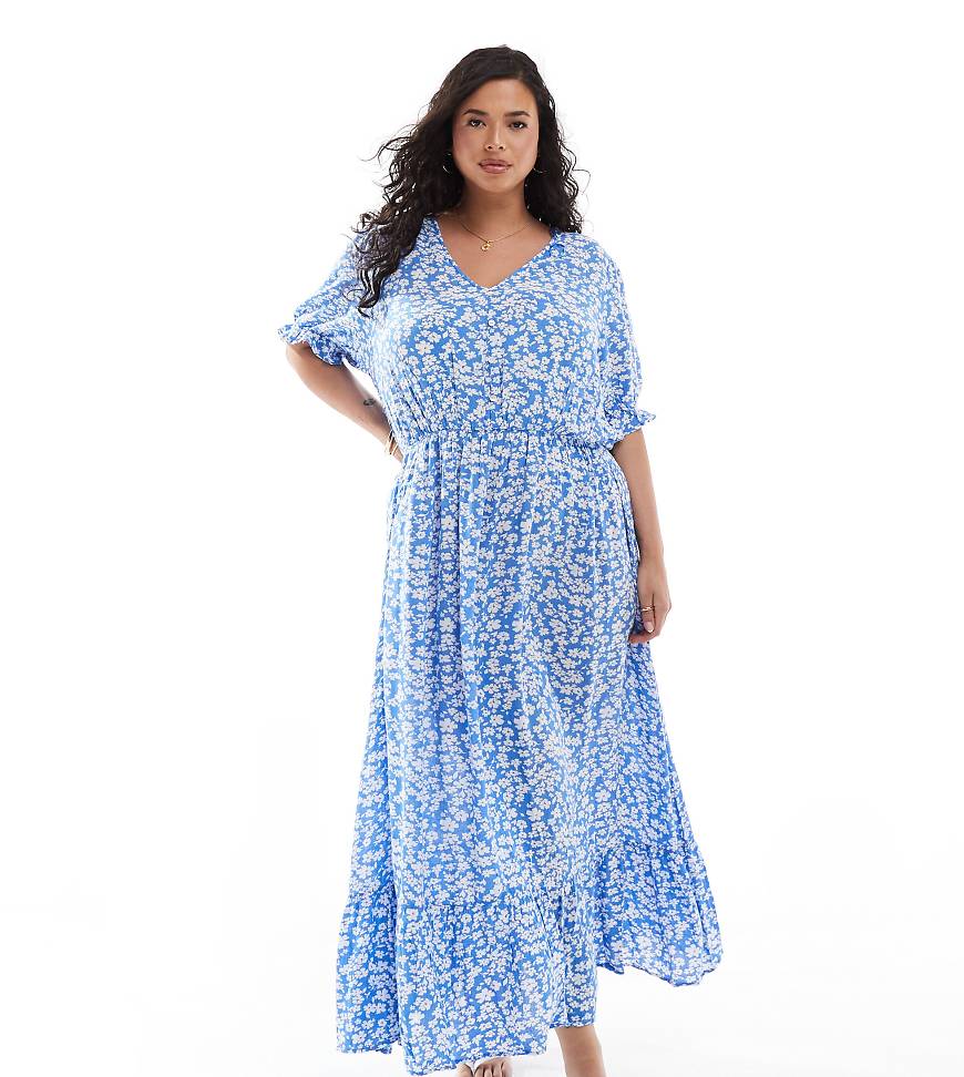 ONLY Curve - Maxikleid in Blau mit Blumenmuster und V-Ausschnitt von ONLY Curve