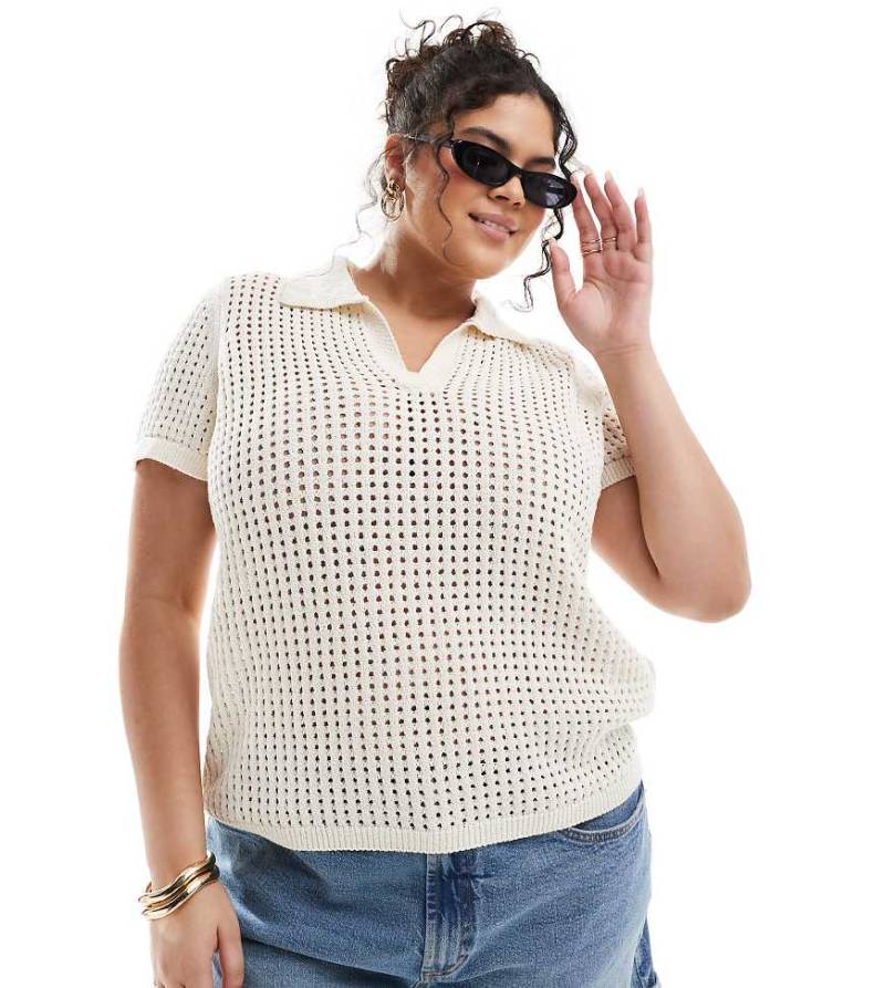 ONLY Curve - Polohemd in Cremeweiß mit Lochmuster von ONLY Curve