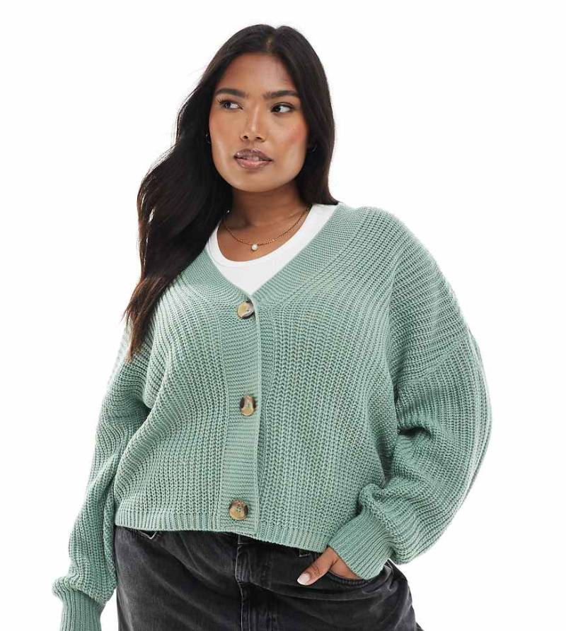 ONLY Curve - Strickjacke in Hellgrün mit V-Ausschnitt von ONLY Curve