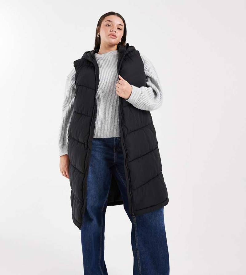 ONLY Curve - Wattierte Longline-Weste in Schwarz von ONLY Curve