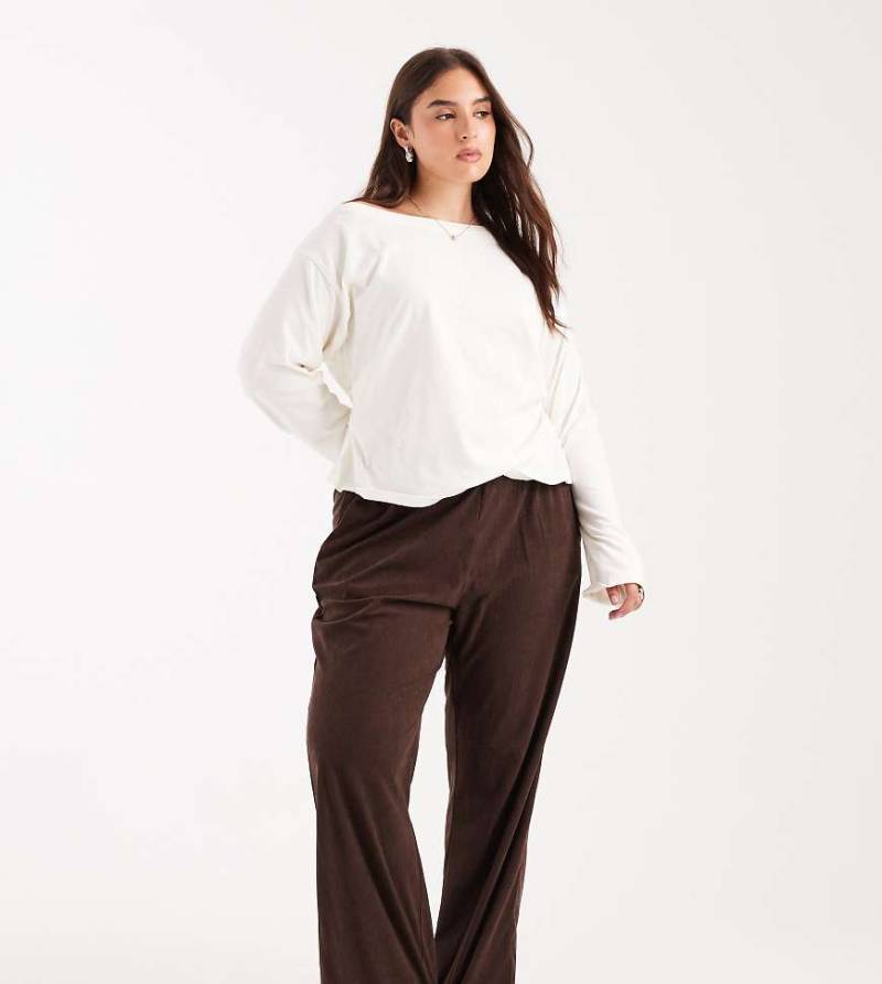 ONLY Curve - Weit geschnittene Schlupfhose aus Cord in Braun-Brown von ONLY Curve
