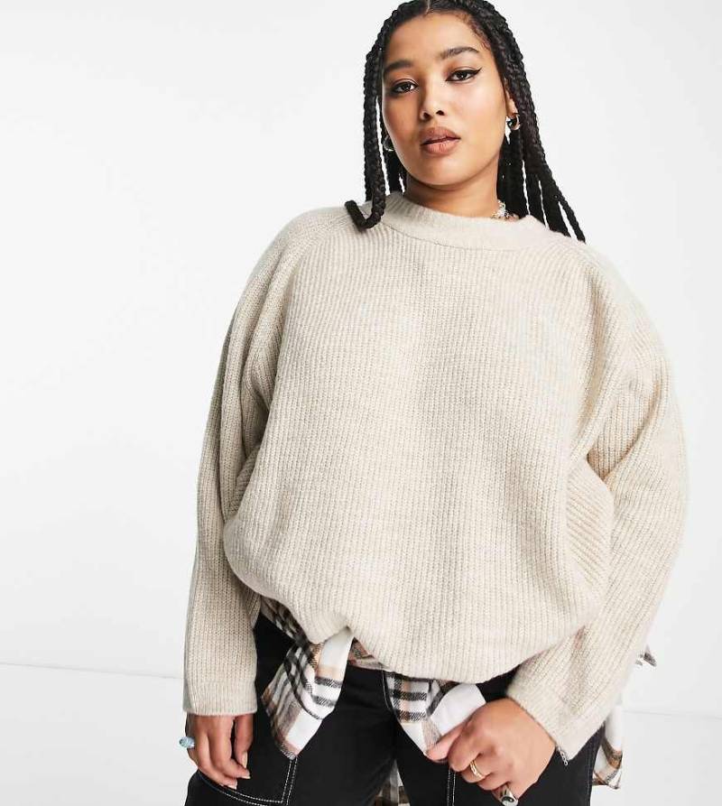 Only Curve - Gerippter Pullover in Beige mit Rundhalsausschnitt-Neutral von ONLY Curve