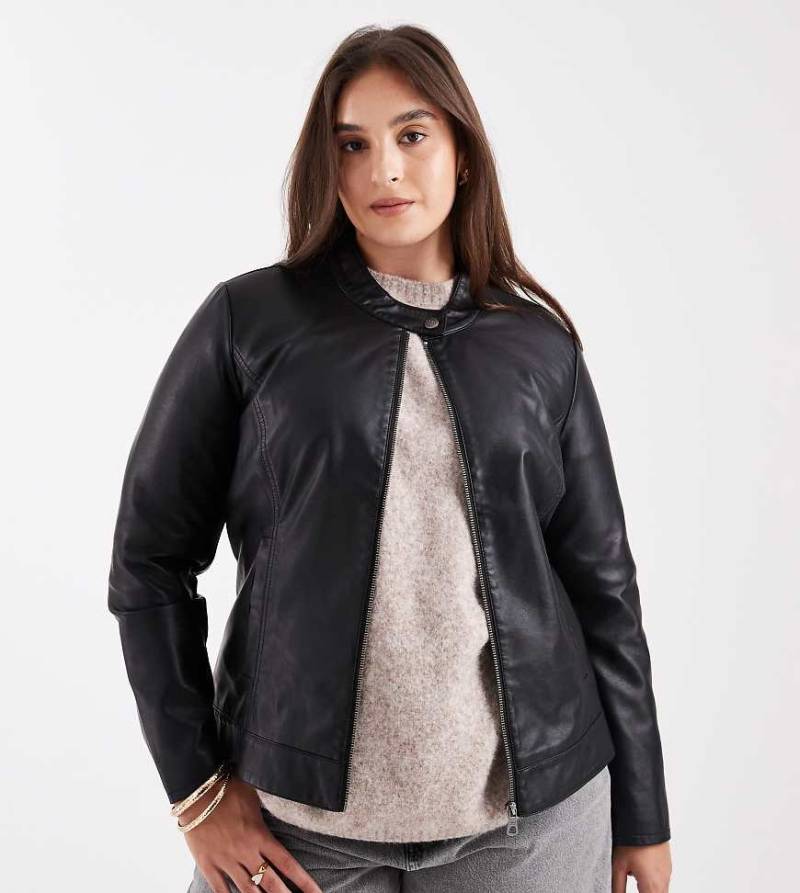 Only Curve - Jacke aus Kunstleder in Schwarz Only Curve - Jacke aus Kunstleder in Schwarz von ONLY Curve