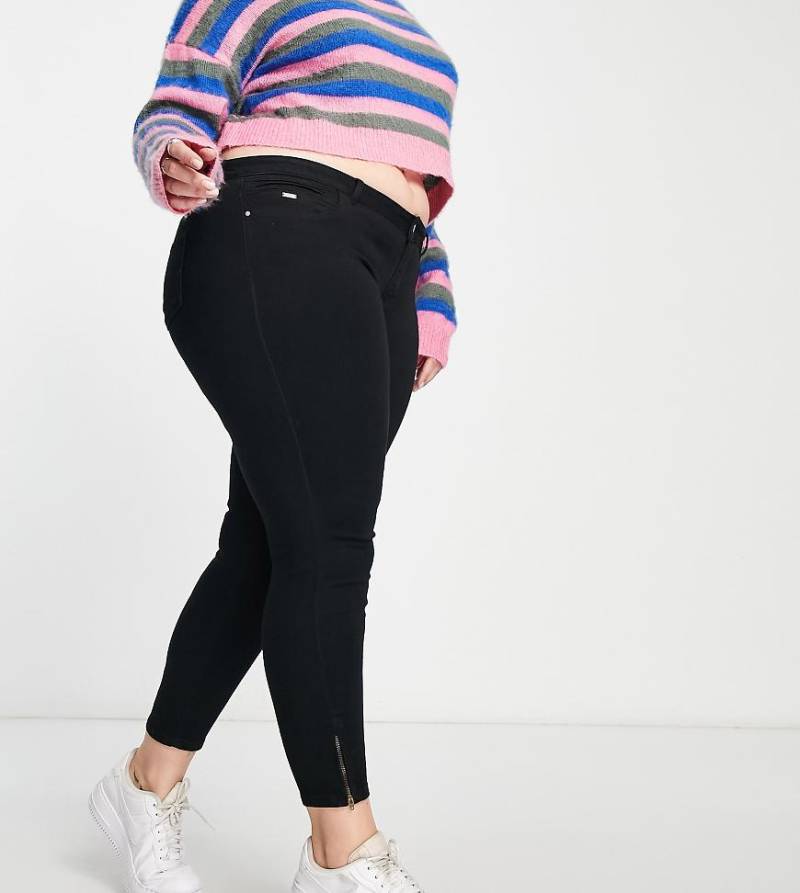 Only Curve - Karla - Enge Jeans in Schwarz von ONLY Curve