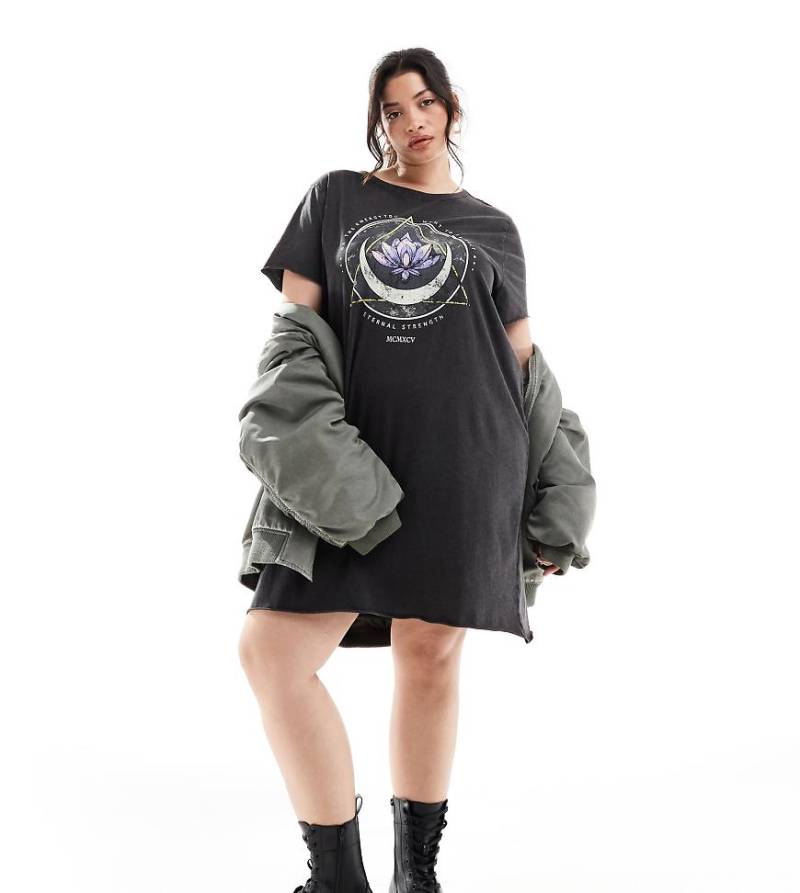 Only Curve - T-Shirt-Minikleid in verwaschenem Schwarz mit Lotus Grafik von ONLY Curve