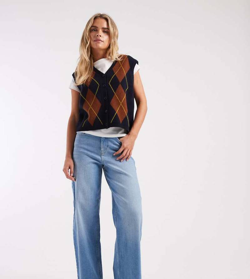 ONLY Petite - Hannah - Jeans in Hellblau mit sehr hohem Bund und weitem Bein von ONLY Petite