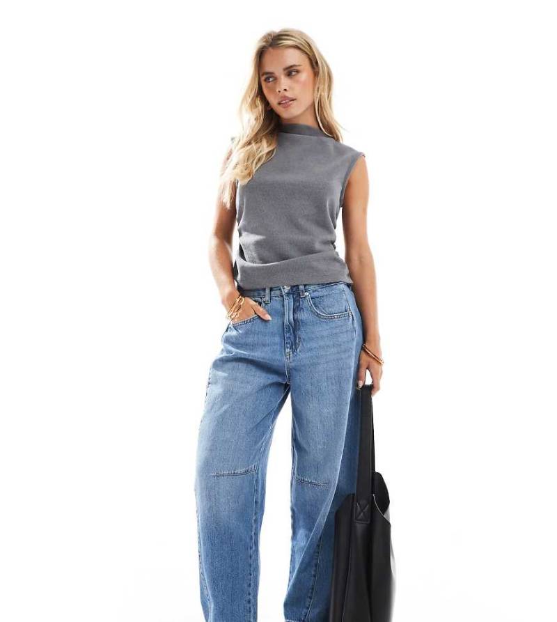 ONLY Petite - Barrel-Jeans in Mittelblau mit seitlichem Einsatz von ONLY Petite