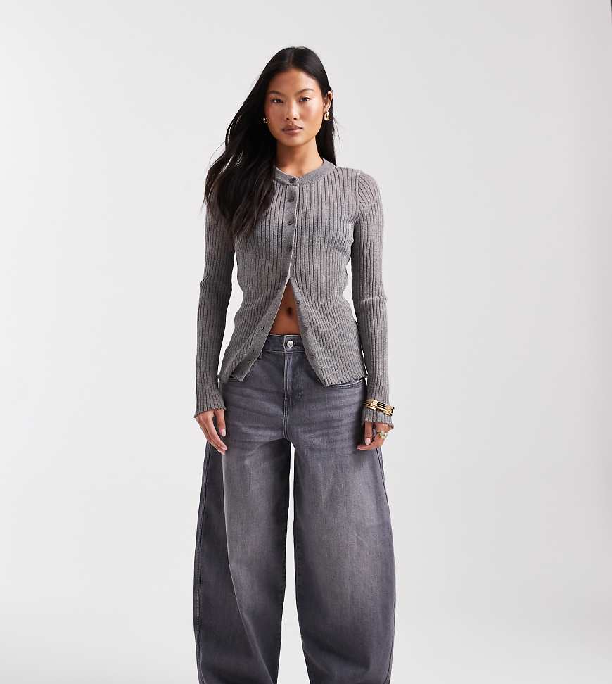 Only Petite - Tamy - Barrel-Jeans aus Denim in Grau von ONLY Petite