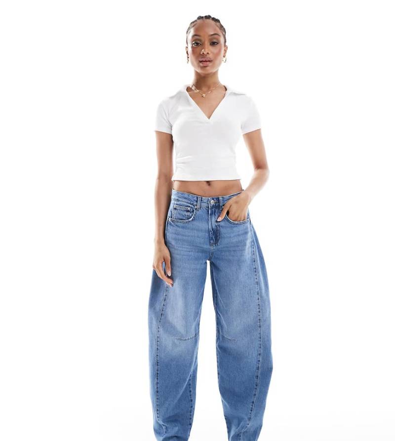 ONLY Tall - Barrel-Jeans in Mittelblau mit Ziernaht von ONLY Tall