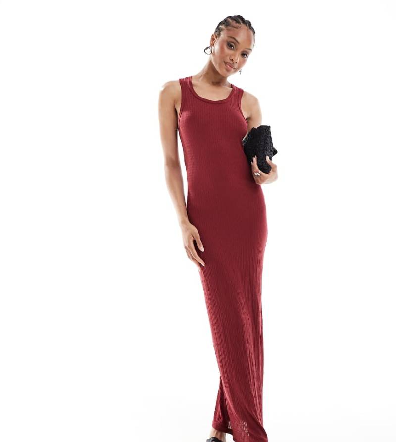 ONLY Tall - Geripptes Maxikleid in Dunkelrot von ONLY Tall