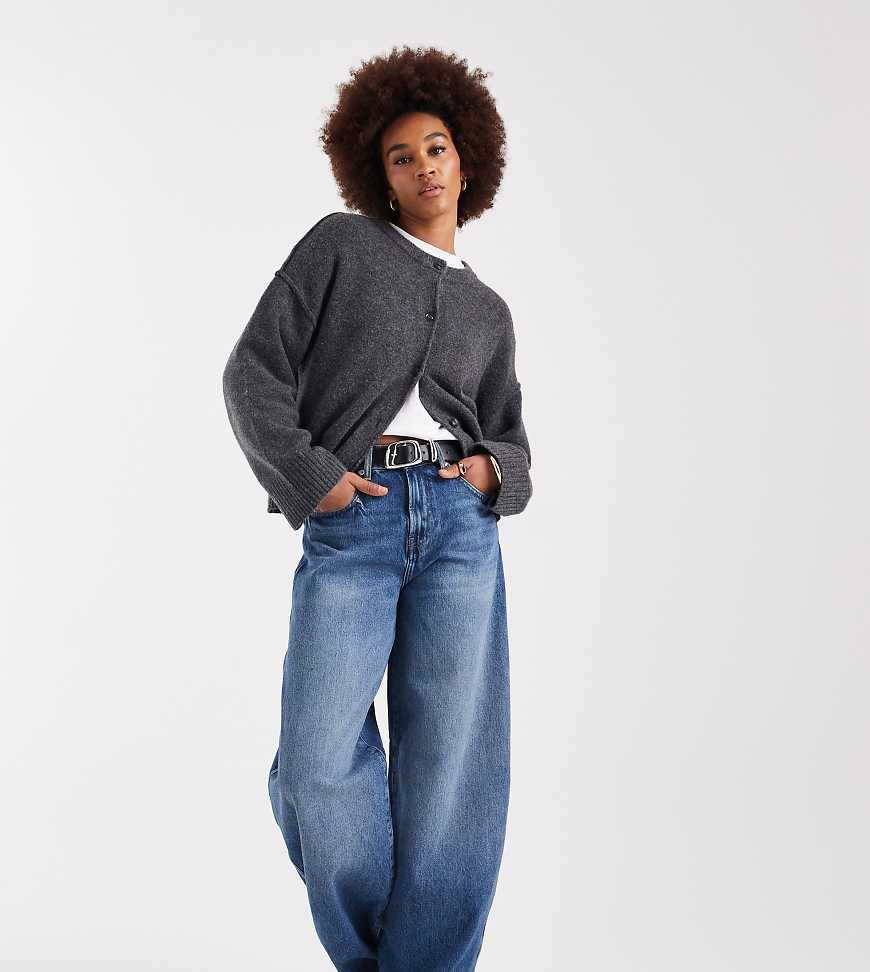 ONLY Tall - Only Taylor - Barrel-Jeans in Mittelblau mit hohem Bund von ONLY Tall