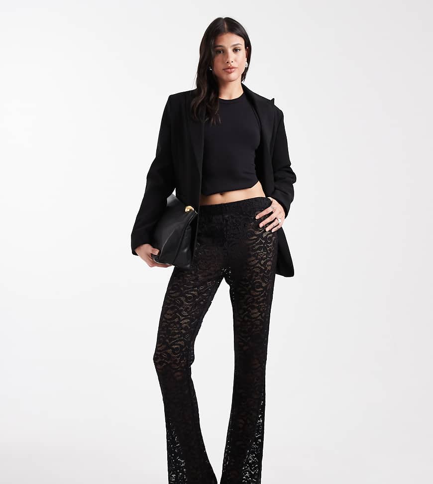 ONLY Tall - Schlaghose aus Spitze in Schwarz von ONLY Tall