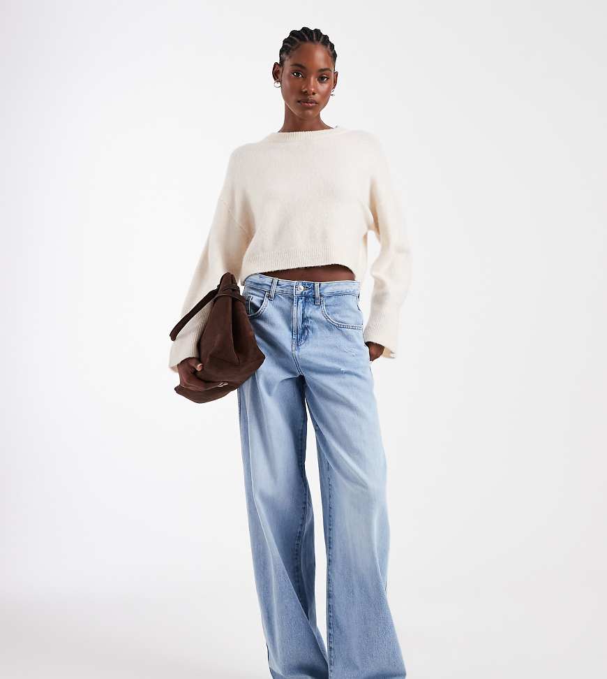 Only Tall - Taylor - Jeans in Hellblau mit abgerundetem Beinschnitt und hohem Bund von ONLY Tall