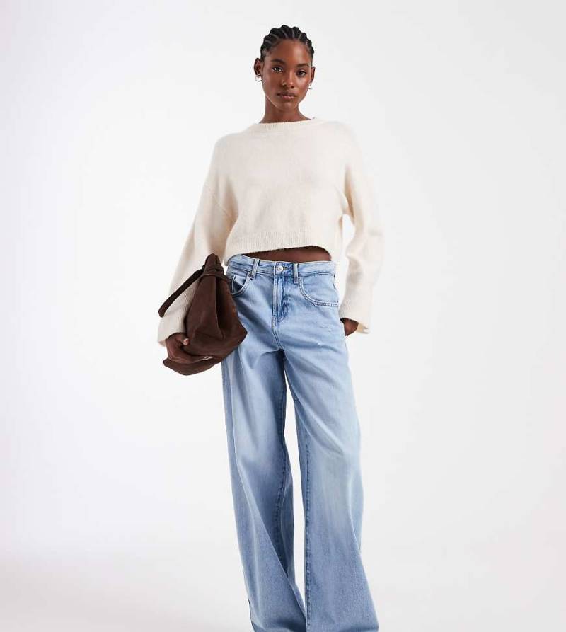 Only Tall - Taylor - Jeans in Hellblau mit abgerundetem Beinschnitt und hohem Bund von ONLY Tall