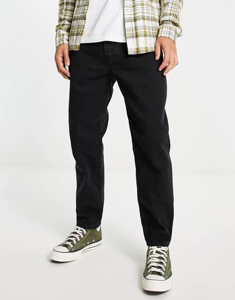 ONLY & SONS - Avi - Schmal zulaufende Jeans in Schwarz von ONLY & SONS