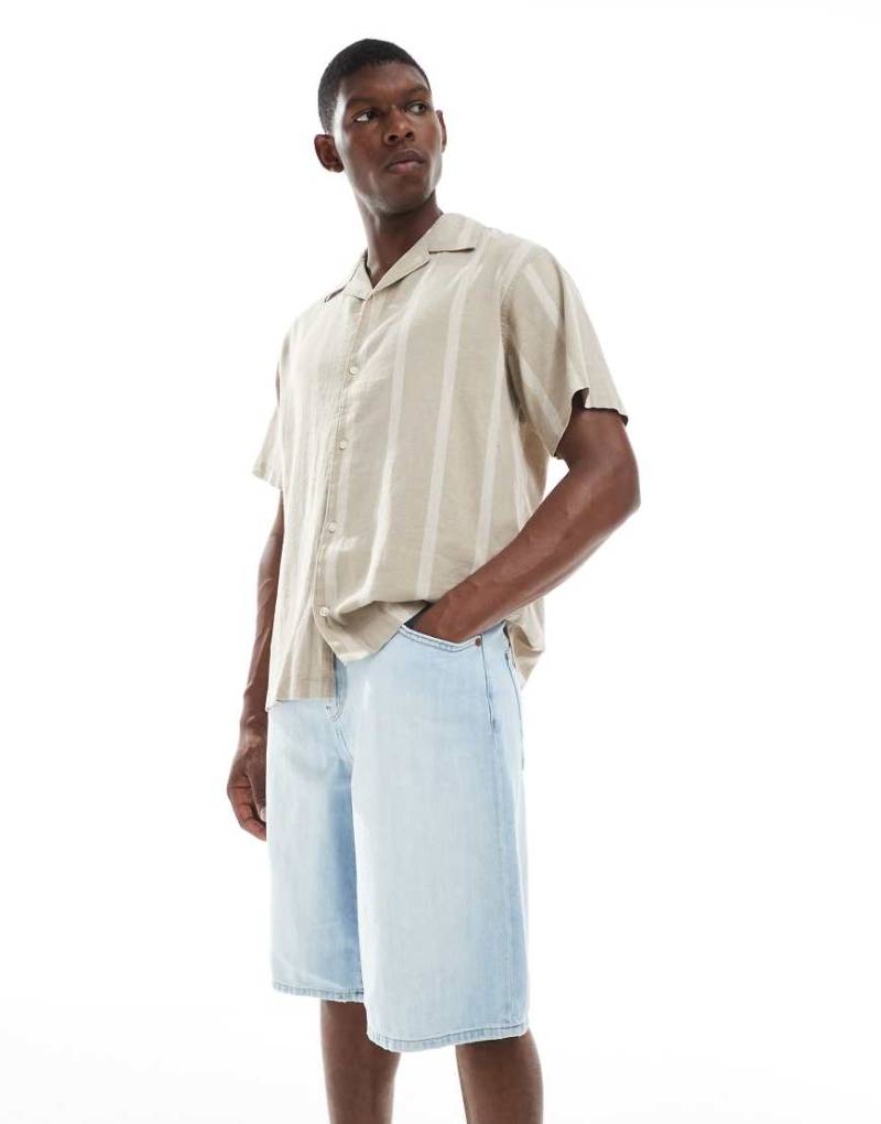 ONLY & SONS - Carl - Jeansshorts in verblichenem Blau mit superweitem Schnitt von ONLY & SONS