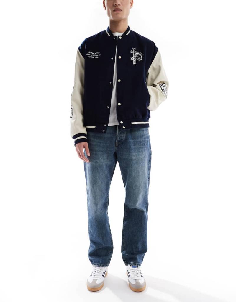 ONLY & SONS - Edge - Straight Jeans in blauer Vintage-Waschung von ONLY & SONS