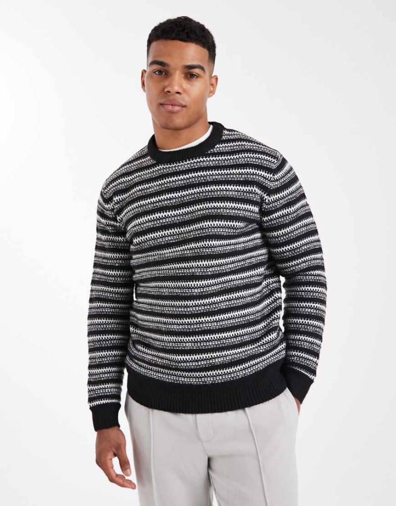 ONLY & SONS - Grobmaschiger Regular-Fit-Pullover in Schwarzweiß mit Streifen und Rundhalsausschnitt von ONLY & SONS