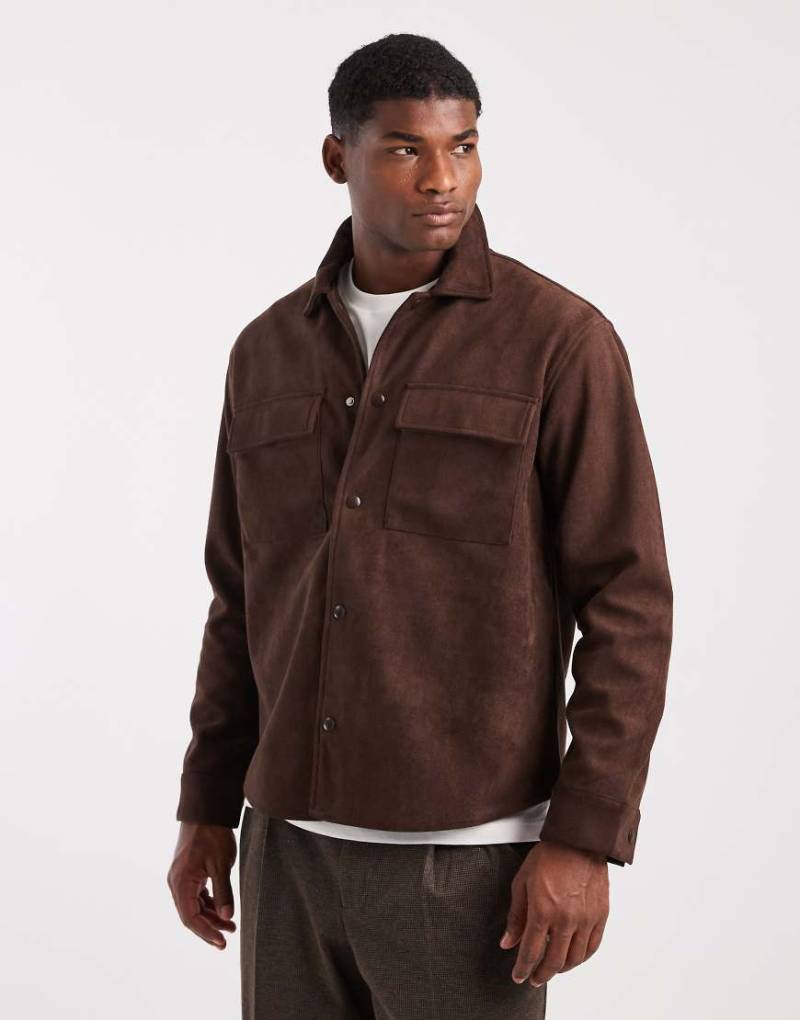 ONLY & SONS - Hemdjacke aus Wildlederimitat in Schokobraun-Brown von ONLY & SONS