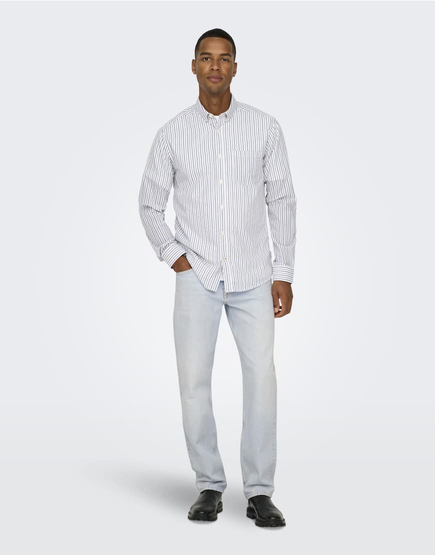 ONLY & SONS - Jeans mit normaler Passform aus hellblauem, gebleichtem Denim von ONLY & SONS