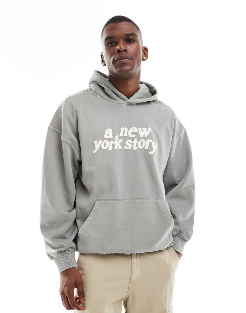 ONLY & SONS - Locker geschnittener Kapuzenpullover in verwaschenem Hellgrau mit „new york"-Print-Grün von ONLY & SONS