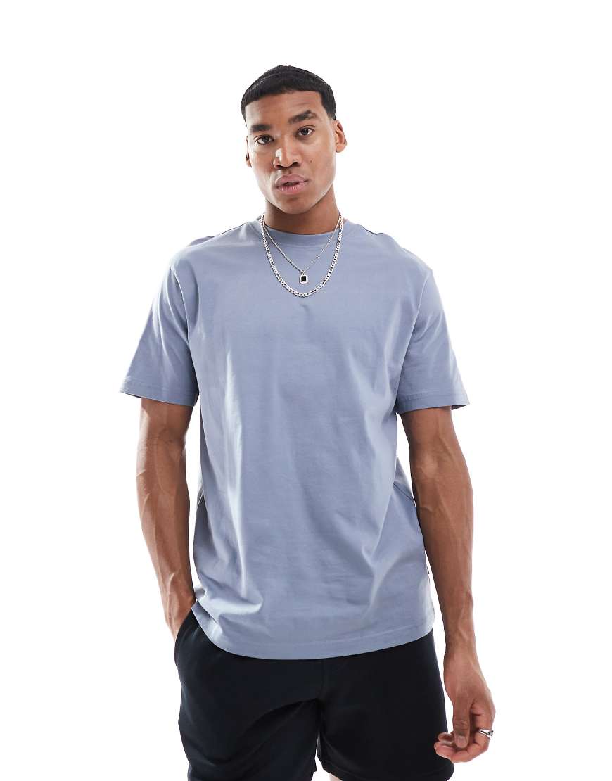 ONLY & SONS - Locker geschnittenes T-Shirt in verwaschenem Blau von ONLY & SONS