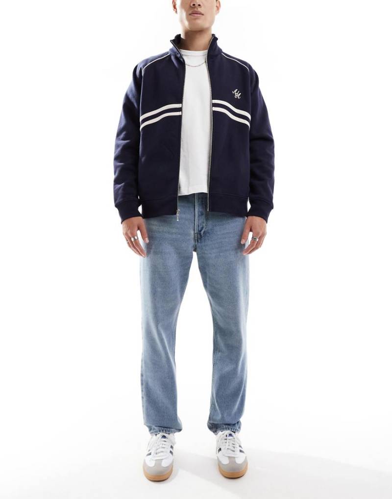 ONLY & SONS - Lockere Jeans in hellblauer Waschung mit schmal zulaufendem Schnitt von ONLY & SONS