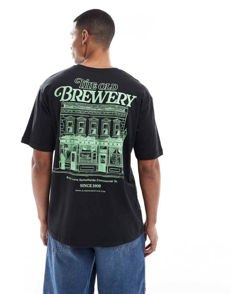ONLY & SONS - Oversize-T-Shirt in Schwarz mit Brauerei-Print auf dem Rücken von ONLY & SONS