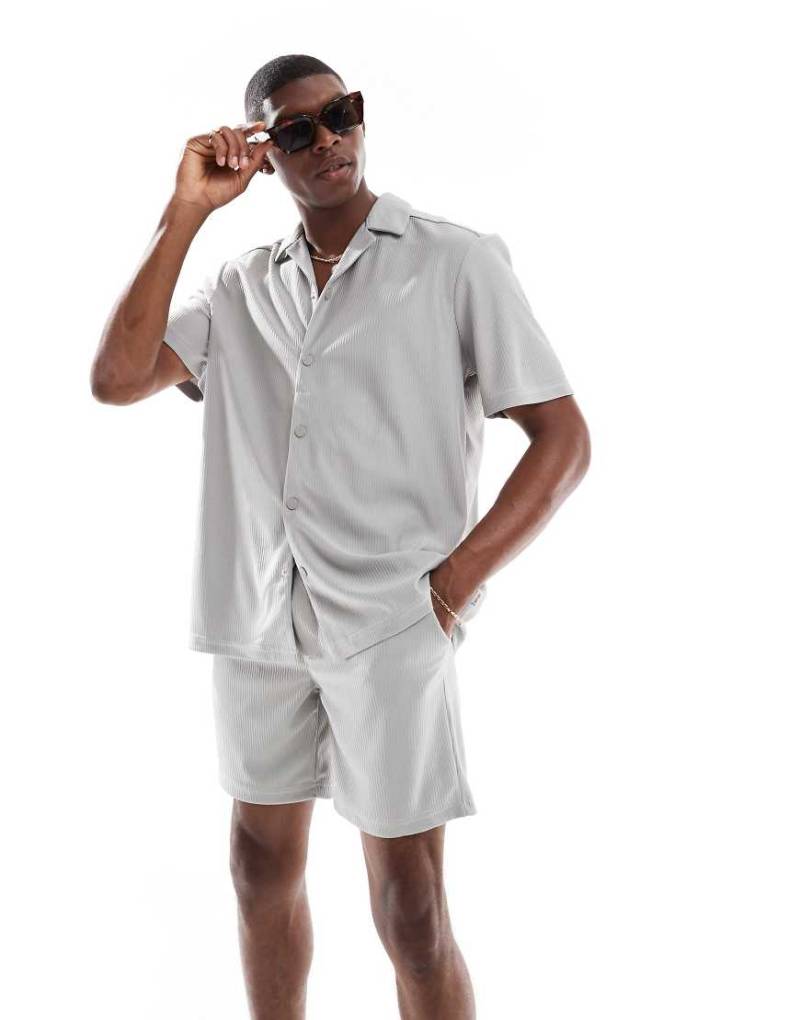 ONLY & SONS - Plissierte Shorts in Grau, Kombiteil von ONLY & SONS