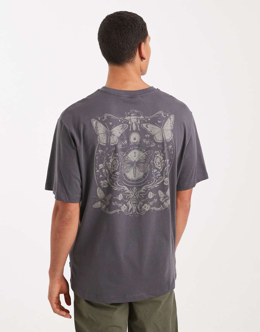 ONLY & SONS - Relaxed-Fit-T-Shirt in Dunkelgrau mit Schmetterlings-Print auf dem Rücken von ONLY & SONS