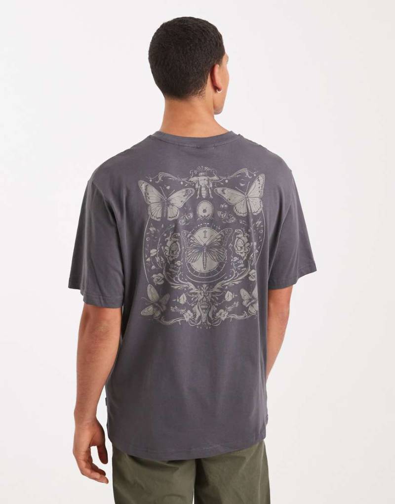 ONLY & SONS - Relaxed-Fit-T-Shirt in Dunkelgrau mit Schmetterlings-Print auf dem Rücken von ONLY & SONS