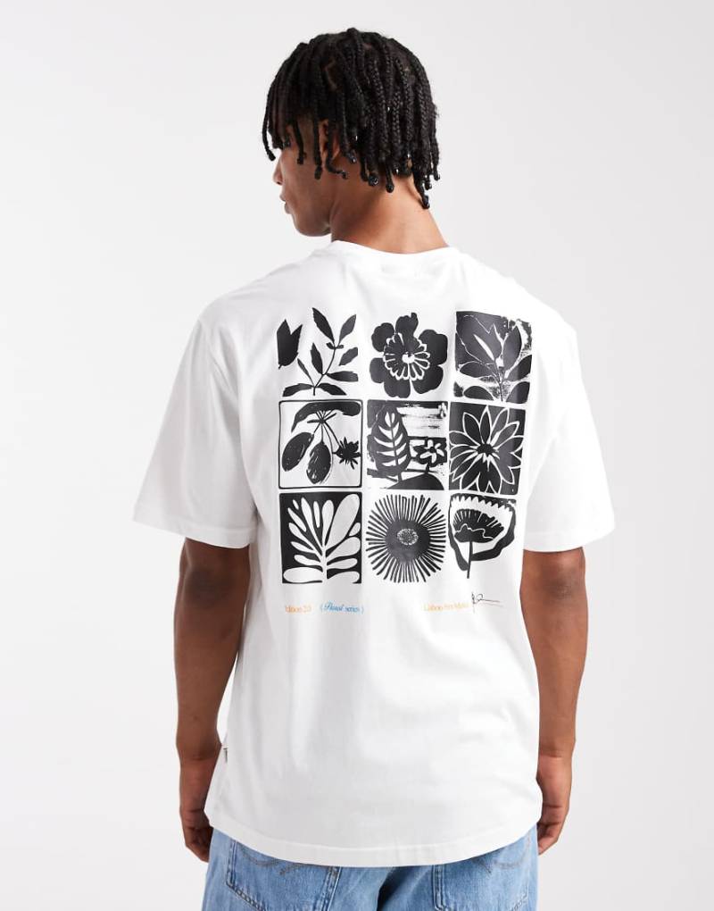 ONLY & SONS - Relaxed-Fit-T-Shirt in Weiß mit eckigem Blumen-Rückenprint von ONLY & SONS