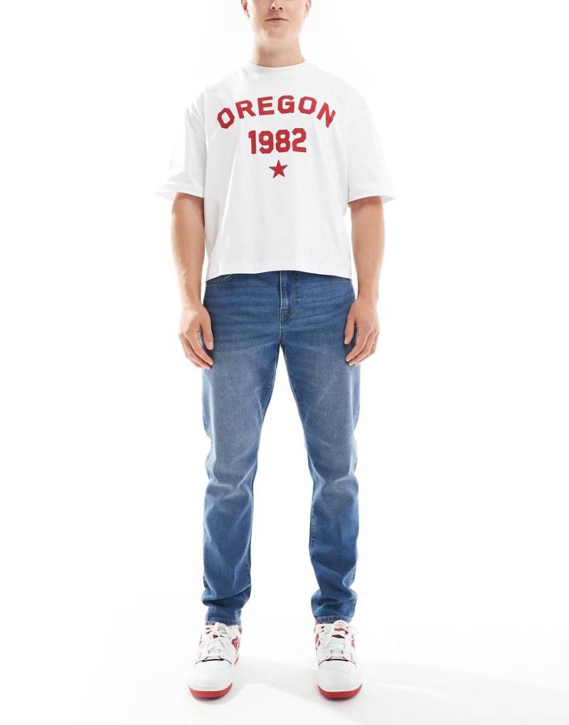 ONLY & SONS - Schmal geschnittene Jeans in mittelblauer Waschung von ONLY & SONS