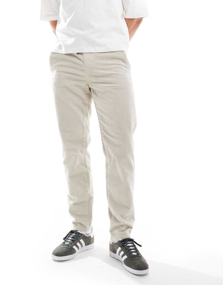 ONLY & SONS - Schmal zulaufende Cordhose in Cremeweiß von ONLY & SONS