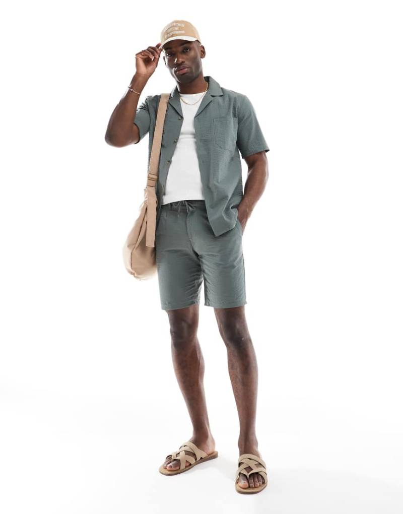 ONLY & SONS - Seersucker-Shorts in Khaki, Kombiteil-Grün von ONLY & SONS