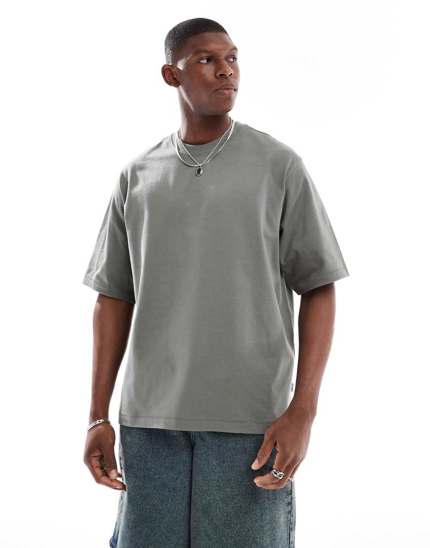 ONLY & SONS - Super-Oversize-T-Shirt in dunklem Salbeigrün von ONLY & SONS