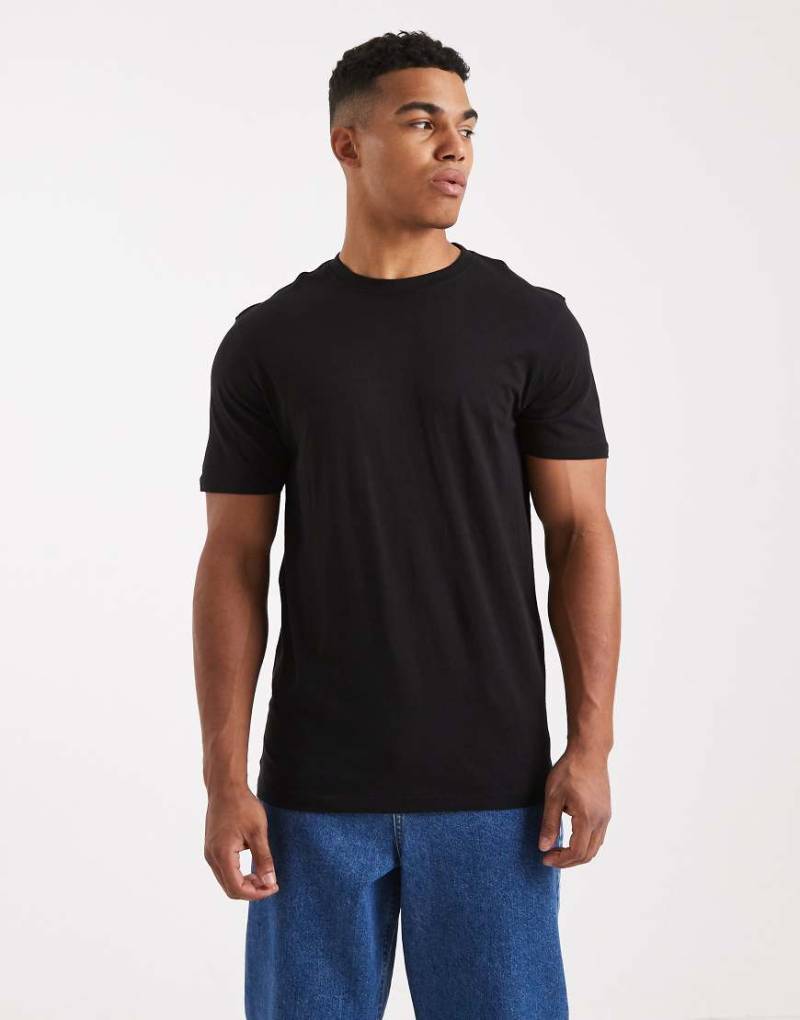 ONLY & SONS - T-Shirt in Schwarz mit normalem Schnitt ONLY & SONS - T-Shirt in Schwarz mit normalem Schnitt von ONLY & SONS