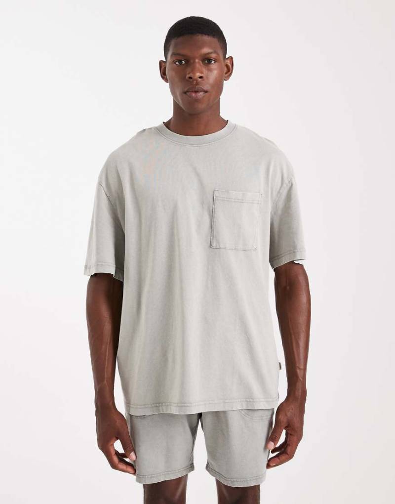 ONLY & SONS - T-Shirt in verwaschenem Hellgrau mit extremem Oversize-Schnitt, Kombiteil von ONLY & SONS