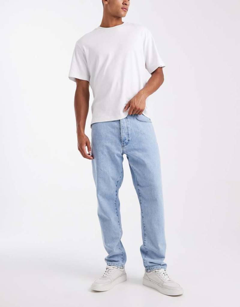 ONLY & SONS - Tye - Lässige Jeans in heller Waschung mit schmal zulaufendem Schnitt-Blau von ONLY & SONS